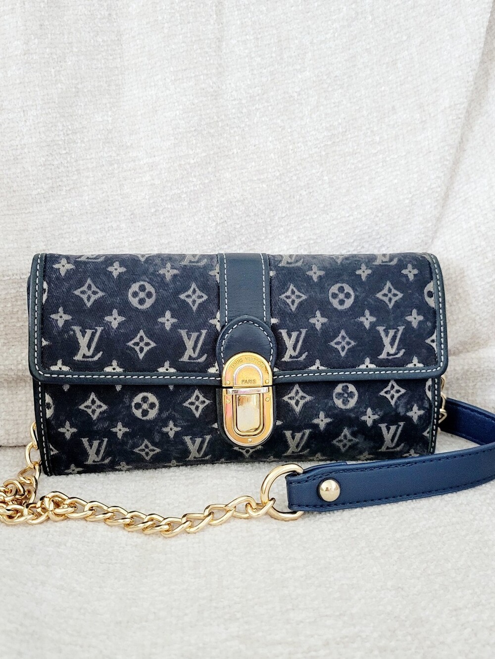 Louis Vuitton Navy Monogram Pochette Wallet W Chain Strap